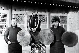 关东旧事：鸭绿江上武艺高的放排人娶了貌美小姨子，结局令人意外图片