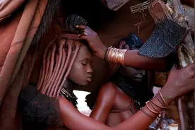 非洲原始部落：“赤裸”为美，常年袒露上身，多数男子活不过15岁图片