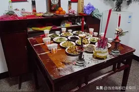 山东诸城过年风俗，迎家堂挂轴子，你有多久没有回到老家过年了？图片