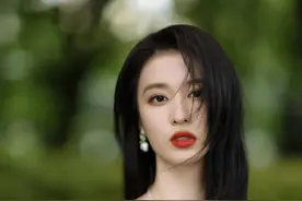 分享美女写真集——王楚然图片