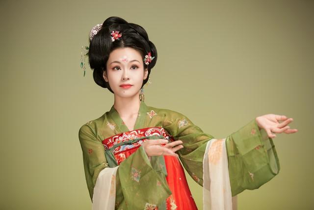 从古至今，见面打招呼的时候怎样称呼女性呢？