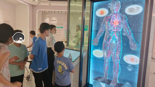 郑州市儿童福利院联合爱心机构举行生物奥秘探索主题研学活动