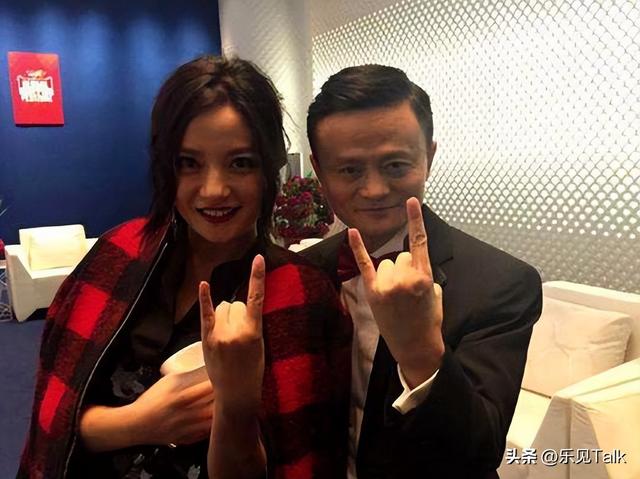 封杀4年后，49岁赵薇又有消息	，因胃癌去世传闻 5个月前就真相大白