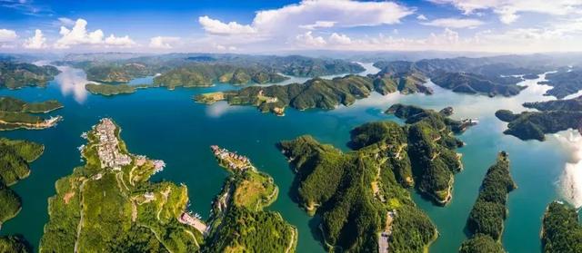 乡游黔中 · 兴义市 半边街村丨云海翻涌万峰巅，星河坠落悬崖居