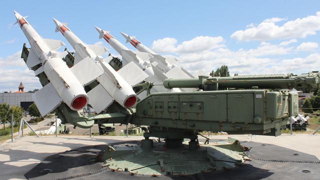 美军航母压境，委内瑞拉都有哪些家底？有种武器连F-35也得小心