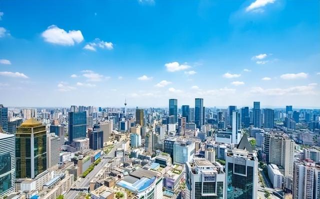 日本教授：看不懂中国，电线杆便宜不用，非要多花钱铺设地下电缆