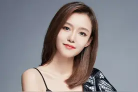 吴奕霏 - 来自乌鲁木齐的2017年SIUF国际内衣超模大赛冠军图片