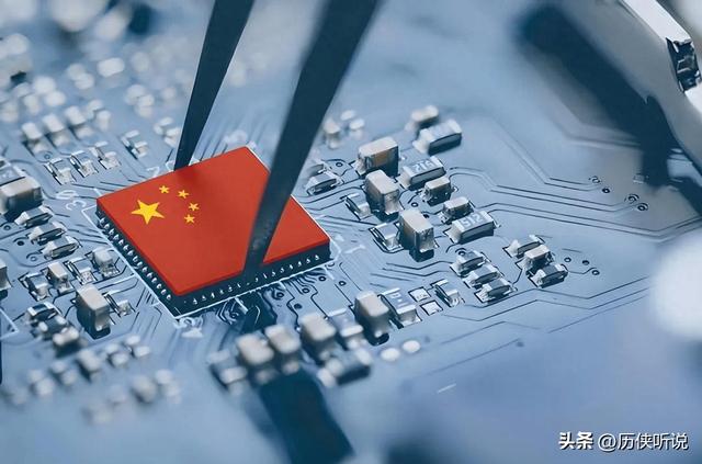 中国芯迎来革命性突破！1纳米刻蚀机问世，全球半导体格局被打破