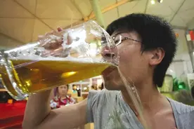 拒绝工业啤水！这四款啤酒不含大米，麦香醇正，网友：这才叫正宗图片