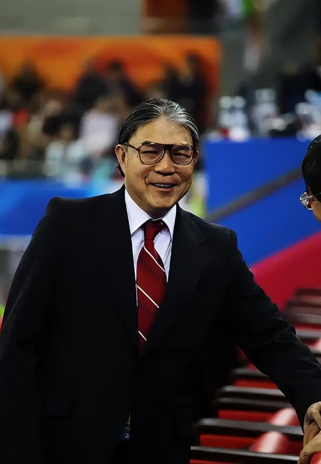 郭晶晶也没想到，79岁公公霍震霆再破天花板，让整个豪门圈沉默了