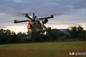 无人机打法又创新了？俄军大量投入光纤无人机，专挑下雨时进攻图片