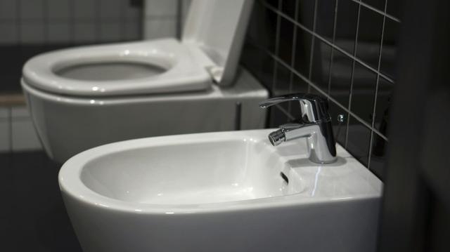 鬼月旅游住宿9大禁忌！进房敲门、先冲水，避免「这样」拍照