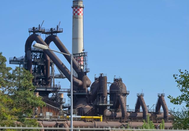 英媒忍不住点破，德国总理发生了180°大转弯，竟宣称要对中国动手