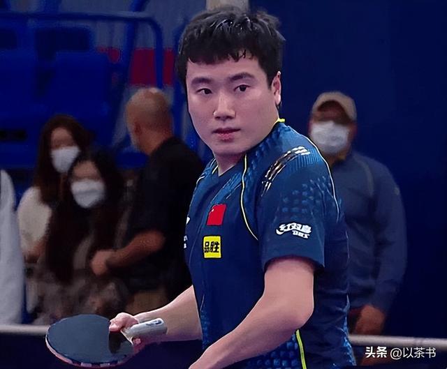 梁靖崑儿子太争气！子承父业获男单冠军奖状拿到手软，他亲自颁奖