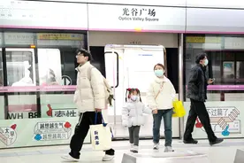 上班族多过了大学生，光谷广场地铁站客群迭代见证产业集聚图片