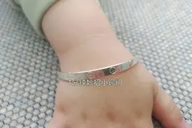 银手镯发黑，切记别用牙膏洗！教你一招，洗得光亮如新还不掉克数图片