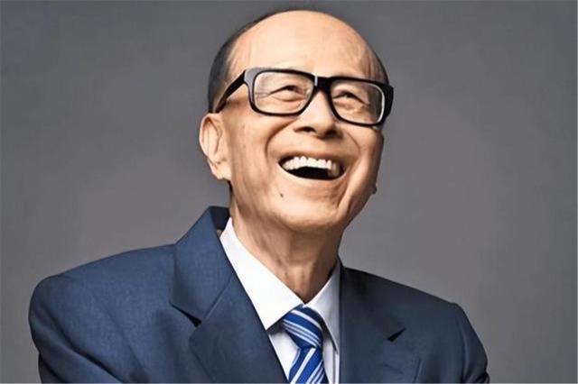 巴拿马运河争夺战进决战，中方出手将军，李嘉诚在爱国卖国间挣扎