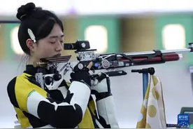 17岁黄雨婷夺得巴黎奥运会首金，目前还在读高中，曾称00后更有冲劲：“初生牛犊不怕虎”图片