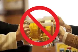 乙肝病毒高把嘴管住，两样东西不要吃，自然病毒会慢慢下降图片