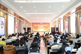 长治二院召开新入职护士规范化培训结业典礼图片