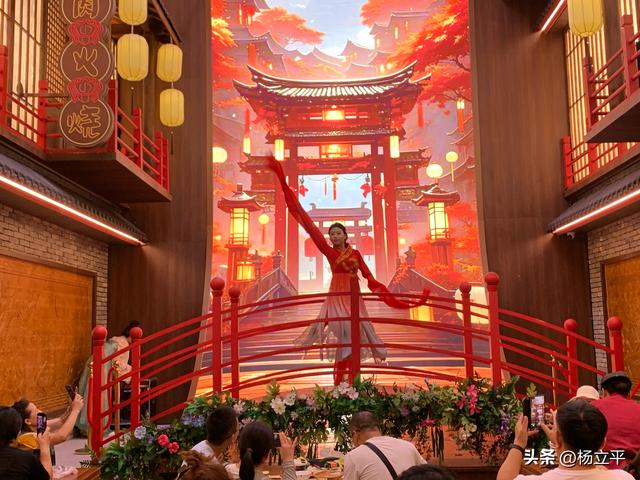 潍坊西服务区四日爆火启示录：文旅融合点燃高速驿站新引擎