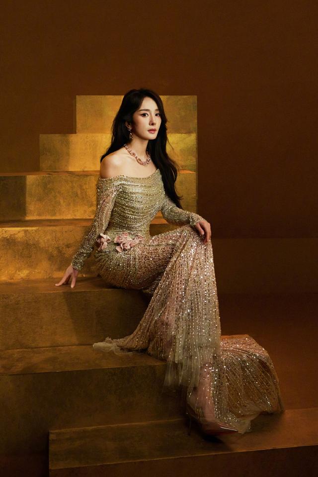 离婚7年后，39岁杨幂高调官宣喜讯，没给前夫刘恺威留一丝情面