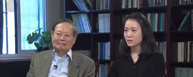 杨振宁去世后，翁帆再发文，49岁无子女的她，早已被安排好了退路
