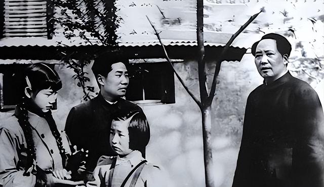 如果毛岸英不牺牲，毛主席会不会让他接班？历史早就给出了答案