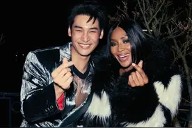 世界名模娜奥米晒与泰星Apo同框照！隔空送生日祝福！图片