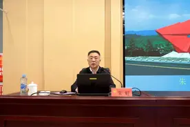 南昌大学教授、博士生导师朱虹应邀来我校作专题授课图片