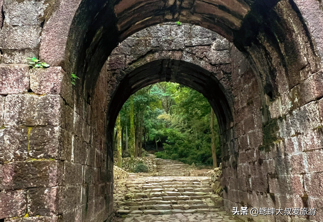来徒步浙江“古道高速路”吧，限时免费畅玩，一趟直接跨越千年！