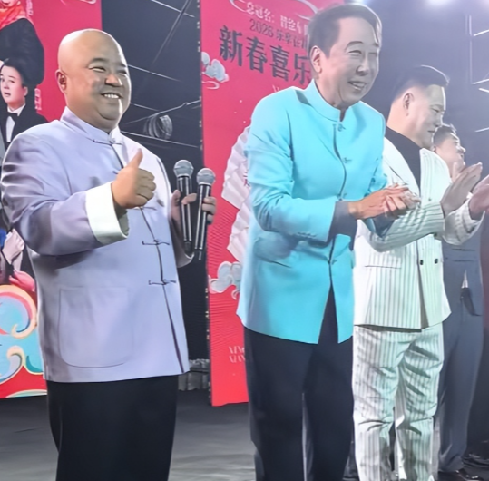 闫学晶没想到	，2026才刚刚开年，老搭档冯巩就给自己狠狠上了一课