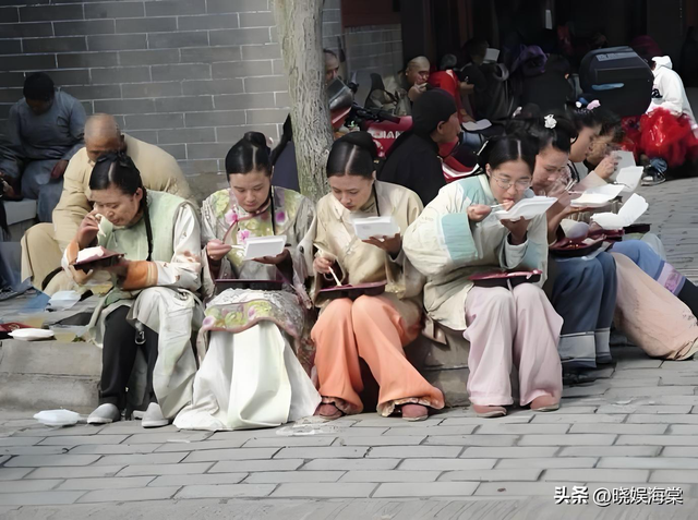 横店14万群演现状：美女泛滥成灾，光棍懒汉遍地，他们该何去何从