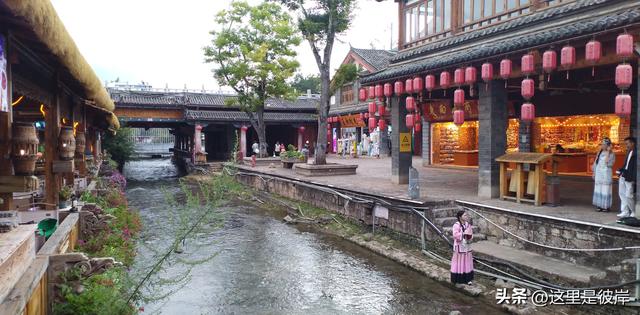 丽江古城大水车及周边景色