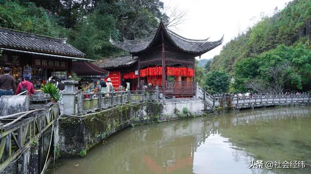 每日一景|中国唯一城市瀑布·云南腾冲叠水河瀑布