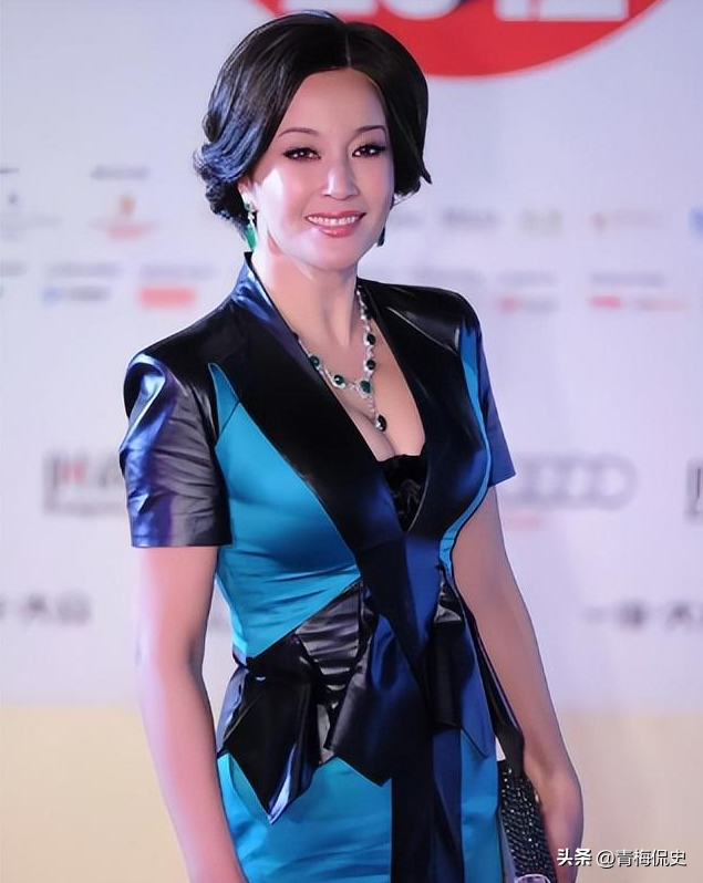 钱再多有什么用？75岁的“风流妖精”刘晓庆，已经走上另一条道路