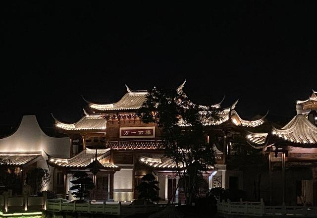 福州闽越水镇30亿砸出的人造古镇 游客走一圈心凉半截 到底败在