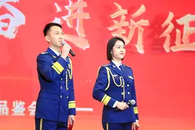 诵读伟人诗词 感悟辉煌党史图片