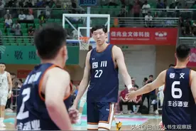 胡金秋15+6 周琦12+9！ 全运会男篮预赛—四川男篮86:58大胜河南图片