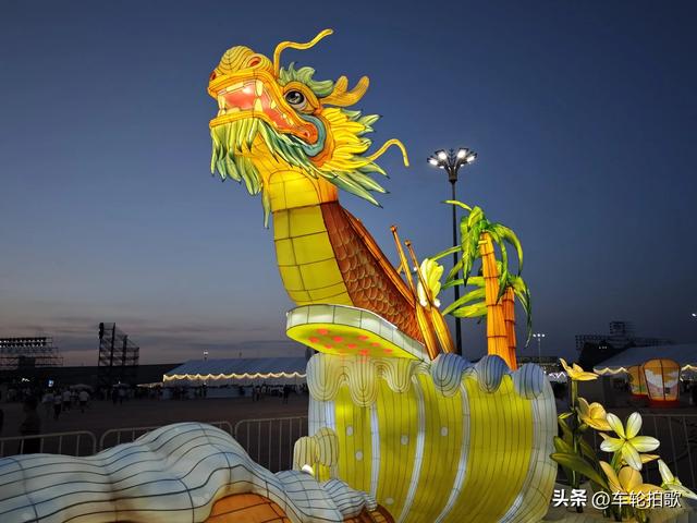 走马观花逛啤酒节