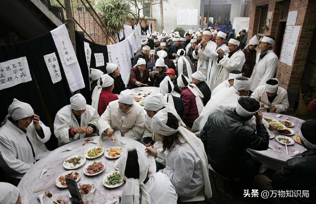 墓碑上的“考、妣、故、先、显”，分别是什么含义？用错会闹笑话