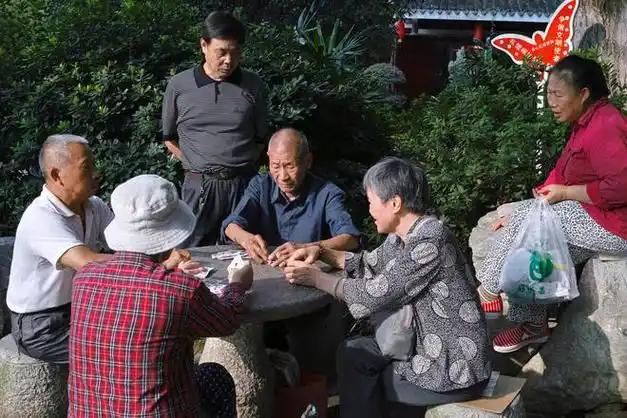 中国将迎来前所未有的死亡高峰，专家给出答案：是这些因素导致的