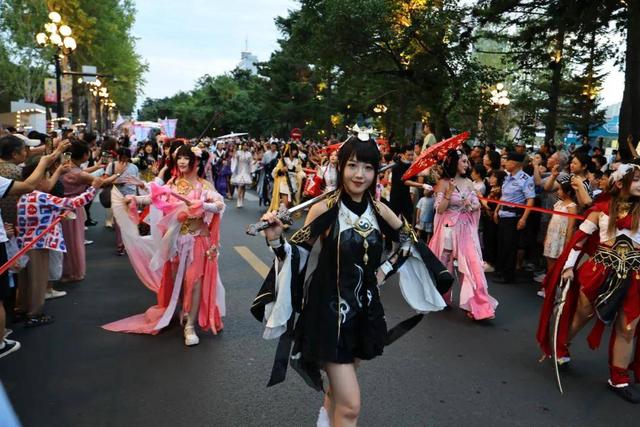 整新活儿！新民大街火的不得了！董宇辉也来了