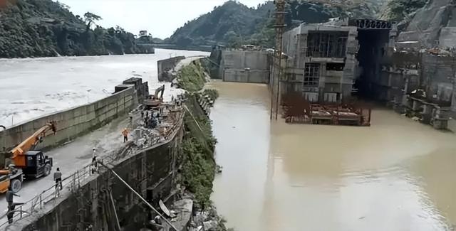莫迪拼了？中国刚说建5座水电站，印度就要挖6条大运河，8个船厂