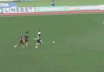 1-0爆冷！52万人口小国沸腾：再赢1场就进世界杯，全民狂欢