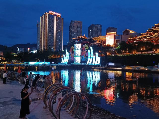 难忘宣恩的美食和夜景,还有白嫖了7小时停车场