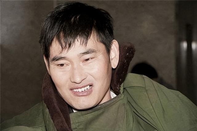 朱小伟做梦也没有想到，离婚四年后，前妻陈亚男还是不愿放过自己