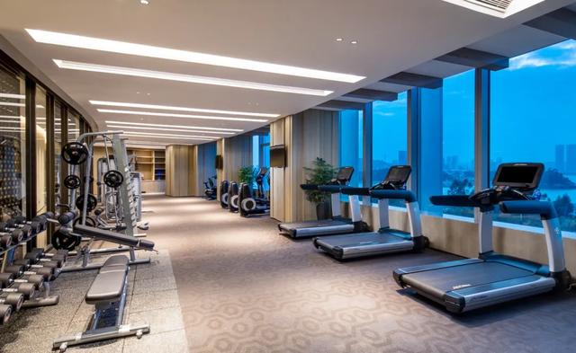 “白鹭展翅”地标建筑酒店!海湾观景免费住+双人茶点任意吃~