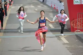 冠军诞生！遵义今天“燃爆了”！图片