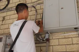 电信猫的光纤光信号闪红灯，这是什么原因？图片